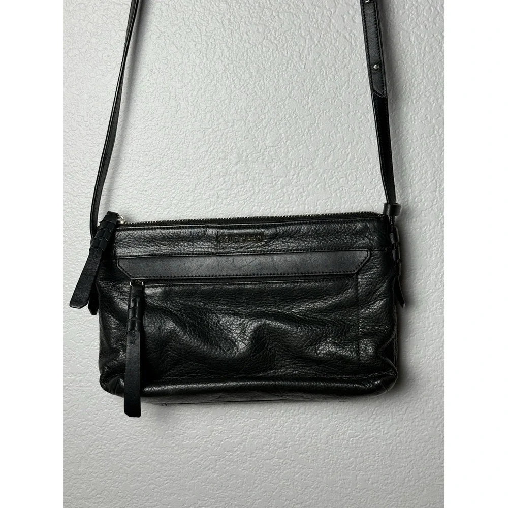 Cole Haan Black Pebbled Leather Crossbody Bag Zip Top Adjustable Strap Purse